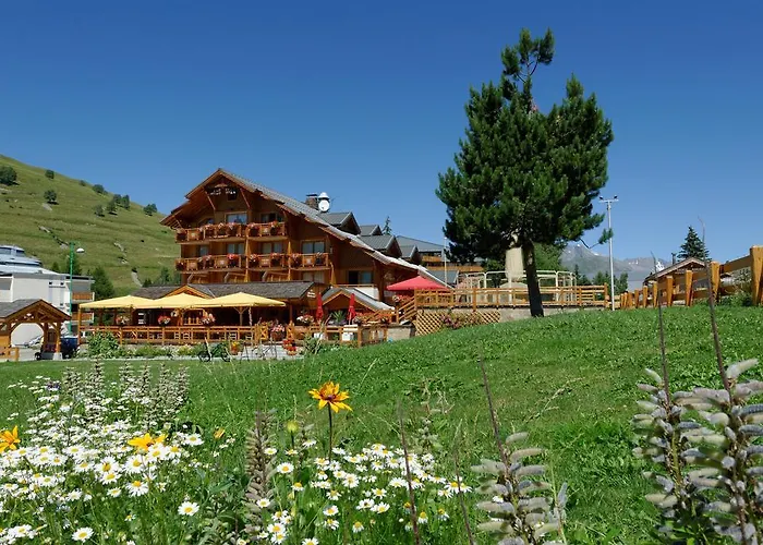 Cote Brune Hotell 4*