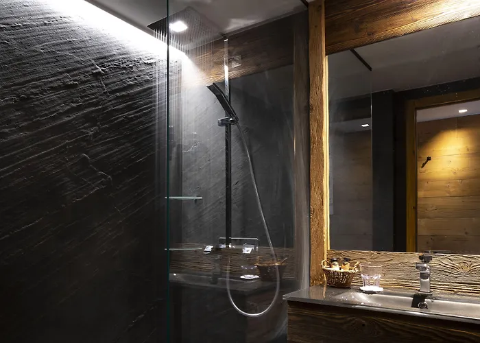 Cote Brune Hotell 4*